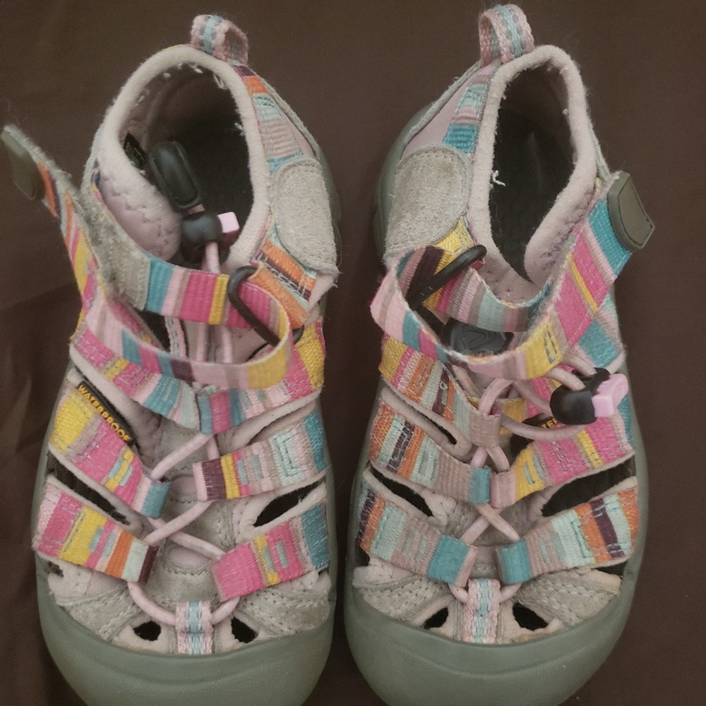 Keen toddler SZ 10 VGUC